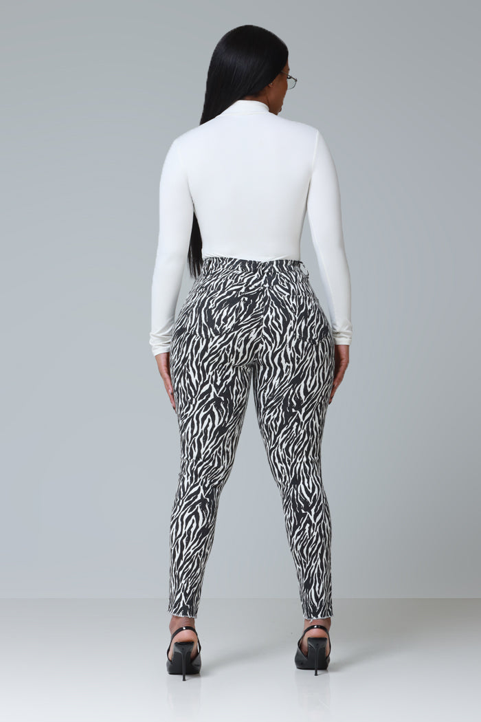 On Location Hourglass High Rise Animal Print Skinny Jeans - Black/White