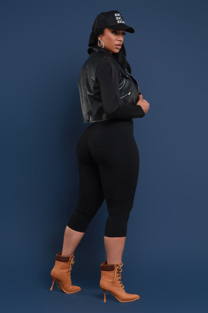 Super Swank High Rise Stretchy Capri Pants - Black - Swank A Posh