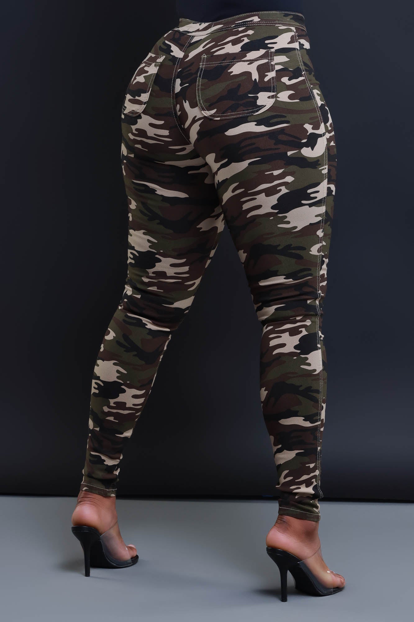 Highwaist camouflage pocket leggings available in stock size 10
