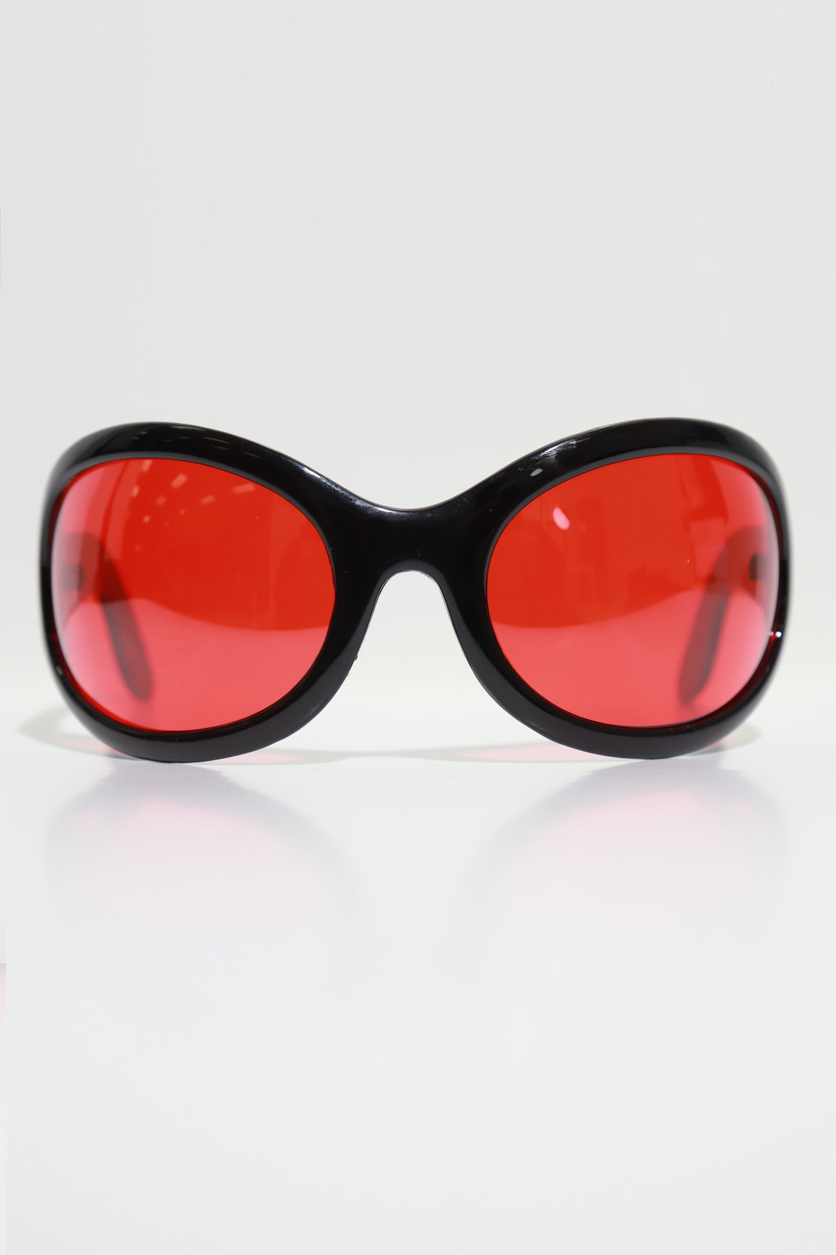 
              Take A Chance Retro Rounded Sunglasses - Black/Red - Swank A Posh
            